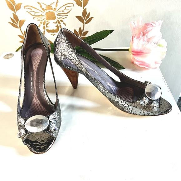 Anya Hindmarch Crackle Silver Metallic Leather Heels. Size 40.